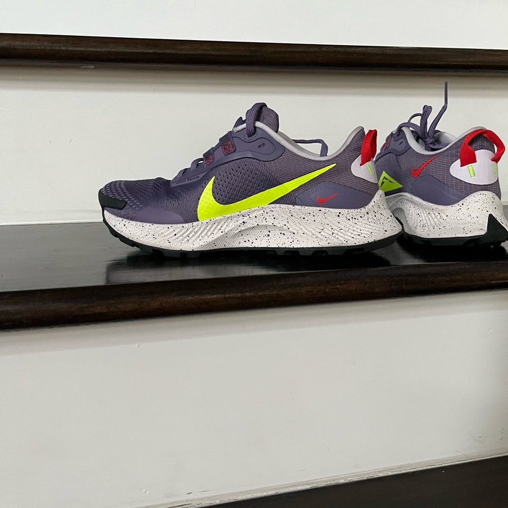 Nike womens air pegasus trail US size 6